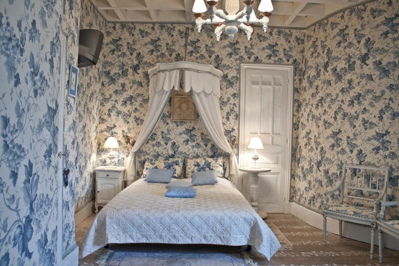 Chateau De Chantelauze Olliergues Екстериор снимка