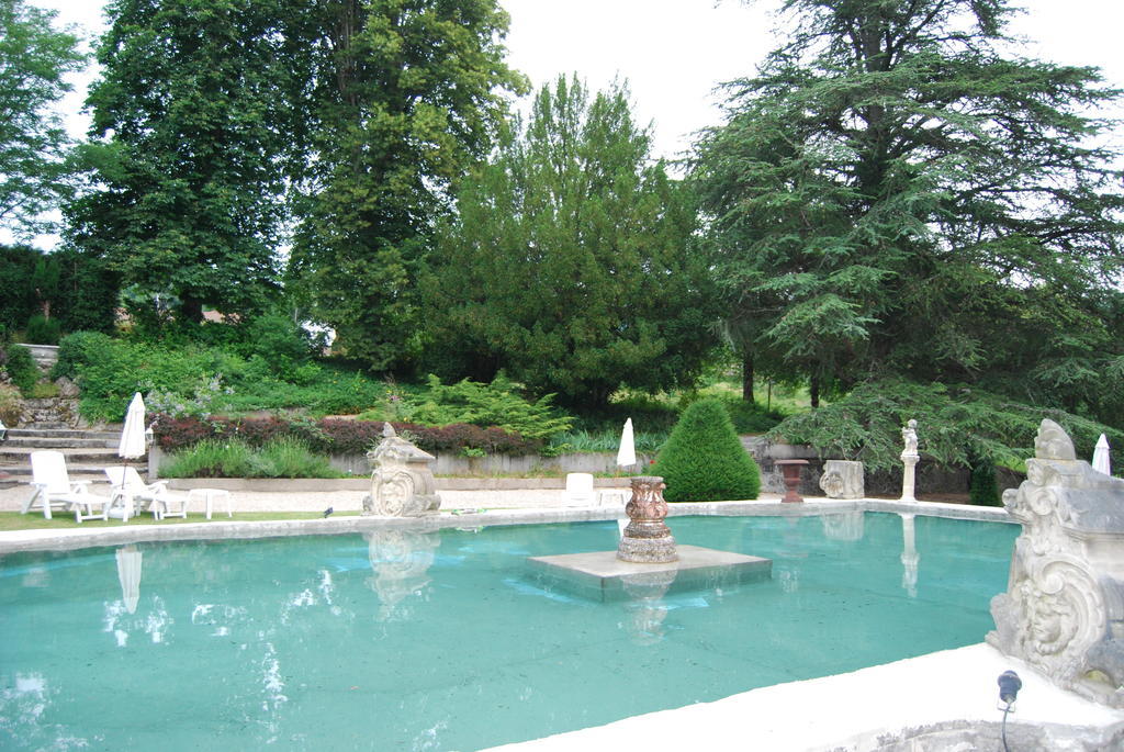 Chateau De Chantelauze Olliergues Екстериор снимка